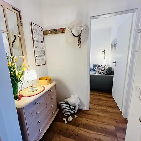 Seelund - Meeresrauschen Lauschen - Ruhiges Sonniges Mit Garten Und Terrasse Nahe Und Ostsee Apartman *