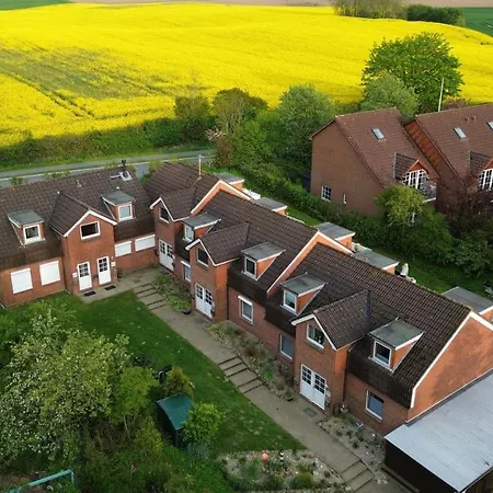 Seelund - Meeresrauschen Lauschen - Ruhiges Sonniges Mit Garten Und Terrasse Nahe Und Ostsee Apartman